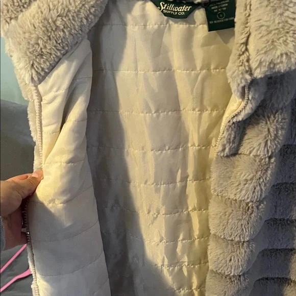 Women's Cream Faux Fur Vest - Picture 5 of 5